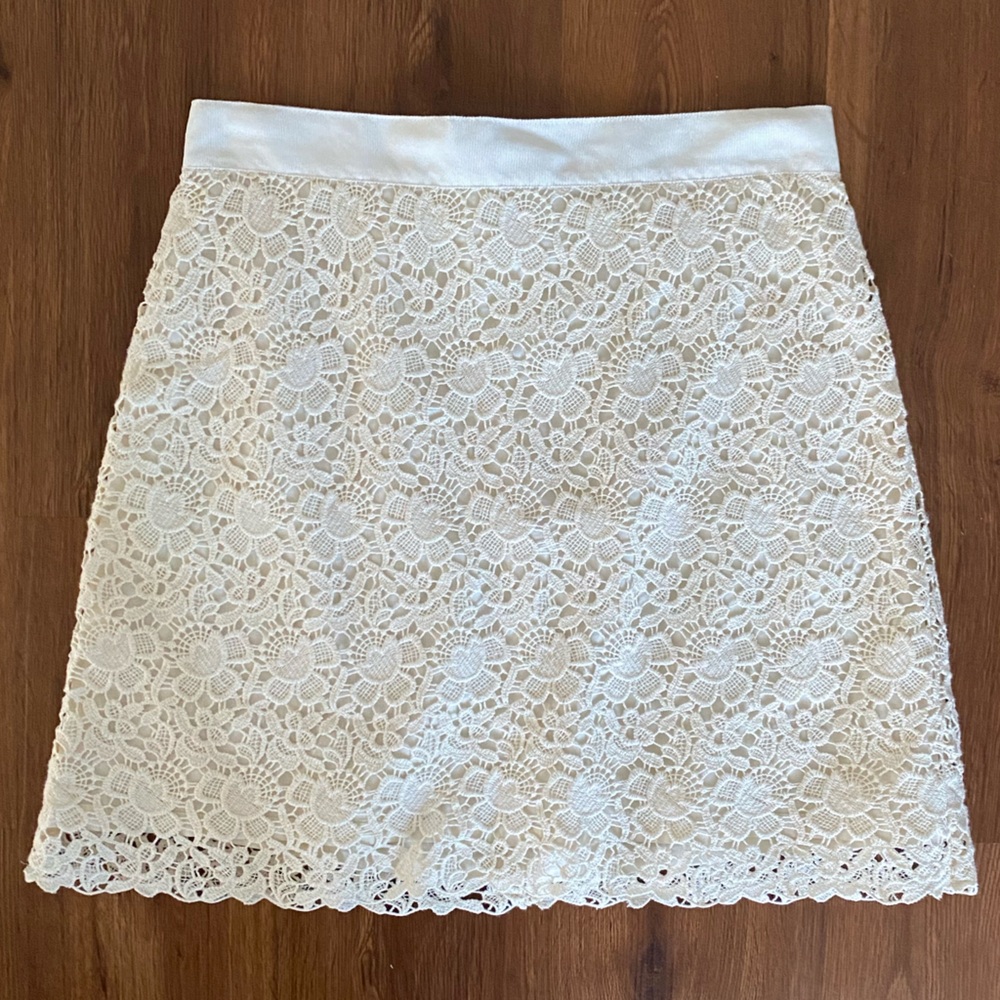 LOFT Ann Taylor Cream Floral Lace Mini Skirt Size 2 100% Cotton Cottagecore
